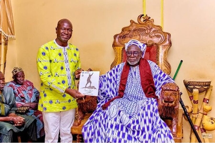 Gouverneur Arouna Nikiema — Visite de courtoisie chef traditionnel